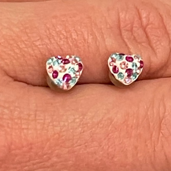 2/$9💥 Earring bundle - Picture 3 of 3